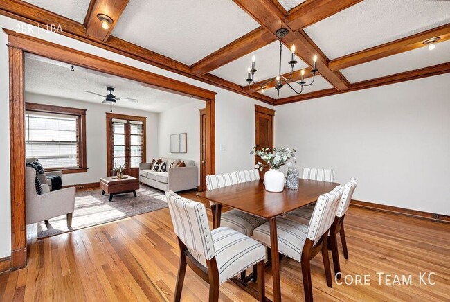 Building Photo - 1413 W 39th St