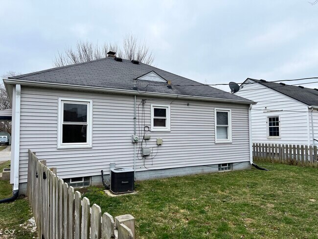 Building Photo - 1328 Wallace Ave