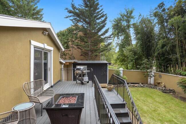 Building Photo - 2730 Oak Valley Dr