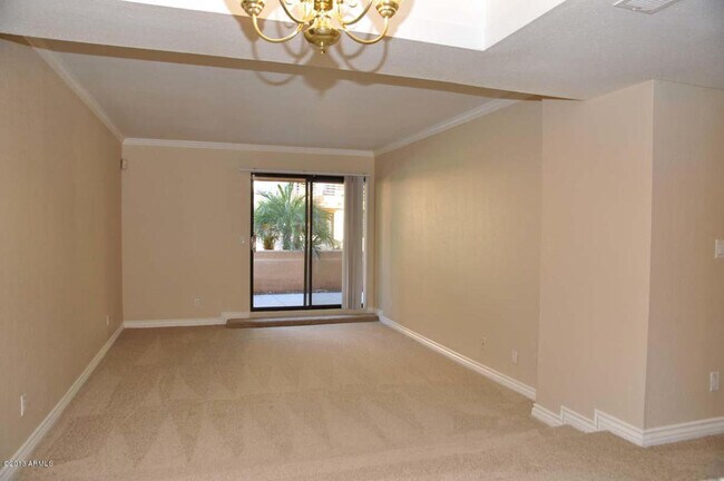 Building Photo - Charming 2 bed 2 bath gated Condo near Bell Road and 35th Ave++Pool++Fitness