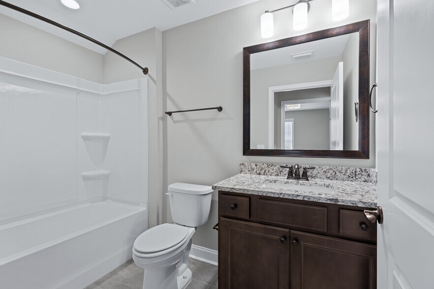 Building Photo - 686 Destiny Dr
