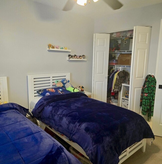 Building Photo - 571 Springbrook Trail N