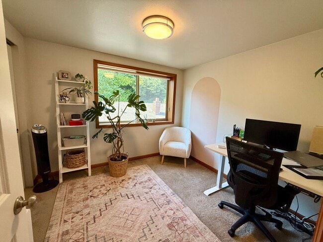 Building Photo - West Seattle Townhome