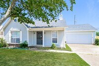 Building Photo - 6464 Elmwood Cove