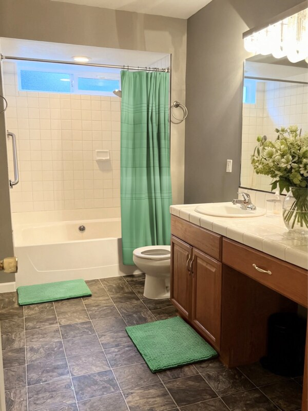 Building Photo - 723 N 8th St