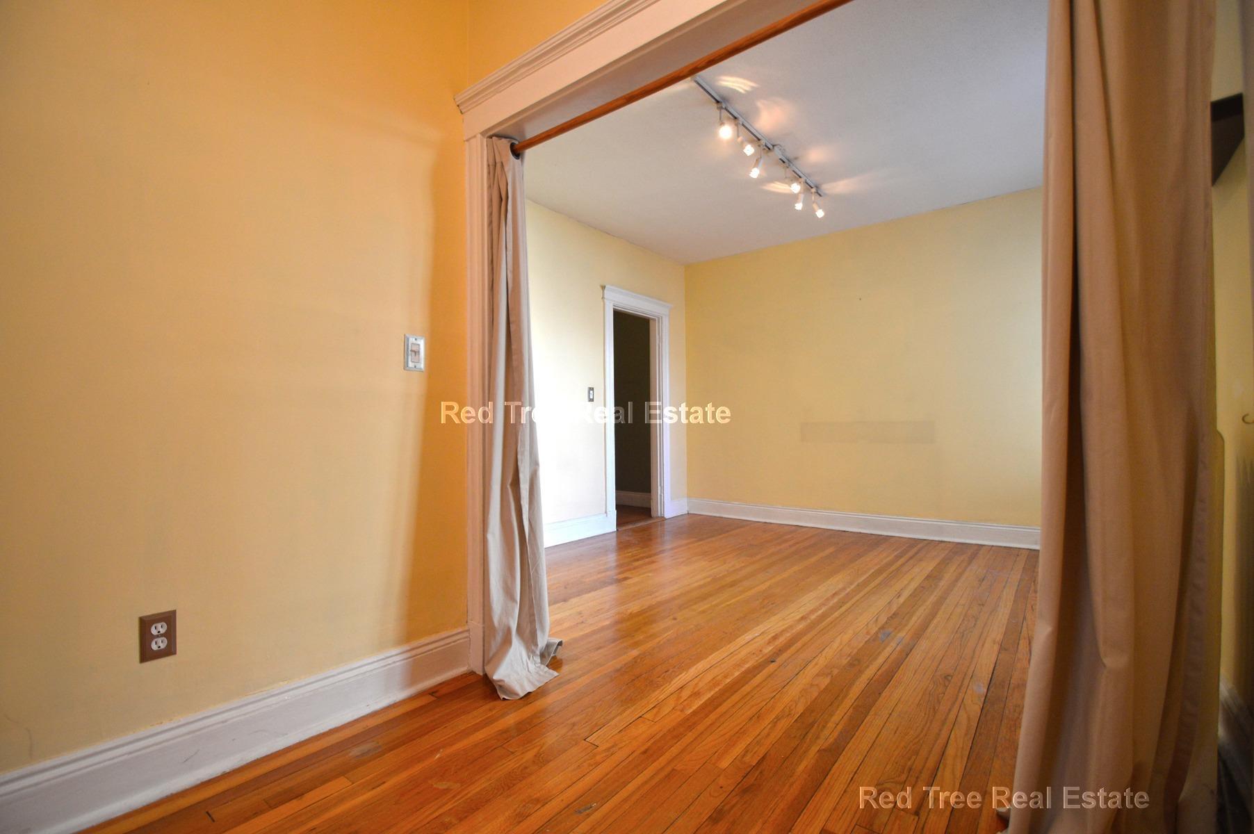 Building Photo - 15 Park Dr