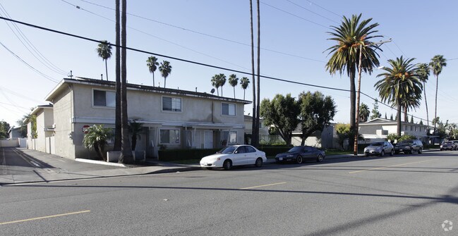 Primary Photo - Palm Village Apartments