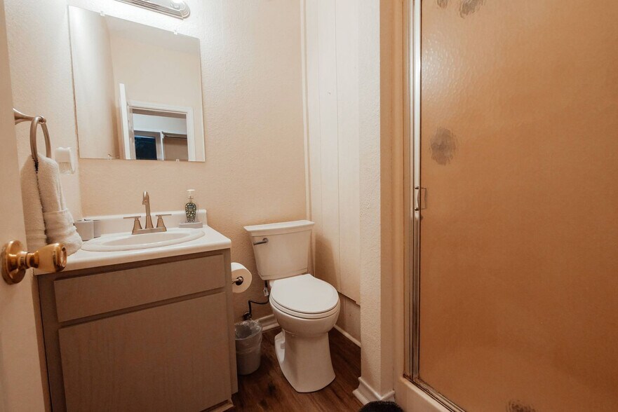 Building Photo - 10201 Shane Dr