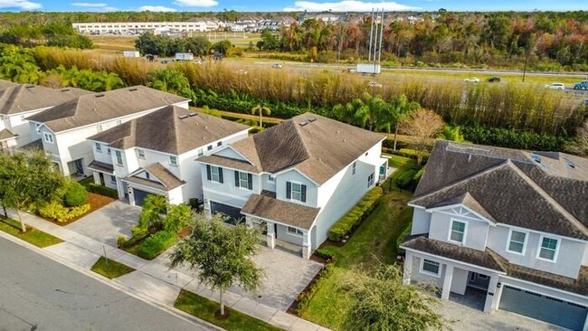 Building Photo - 8 Bedrooms 7 baths on a resort community