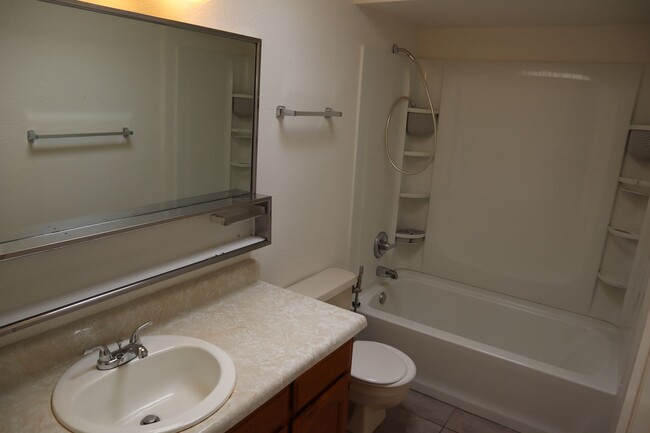 Building Photo - NEW A/C, Freshly Painted Inside and Outsid...