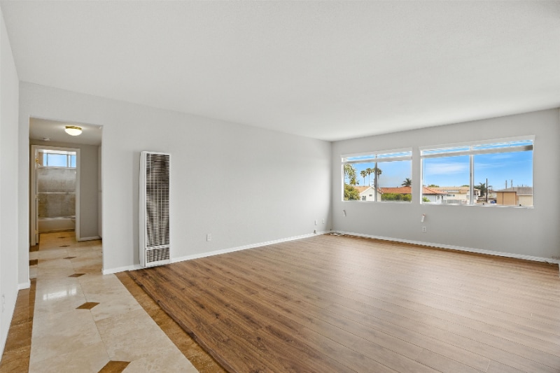 Building Photo - 1152 W 24th St