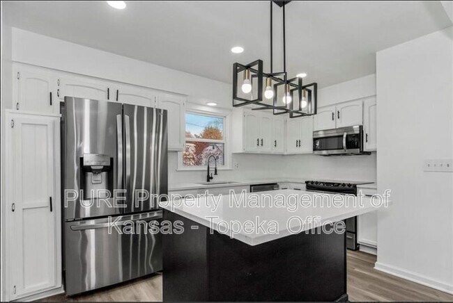 Building Photo - 12908 W 102nd St