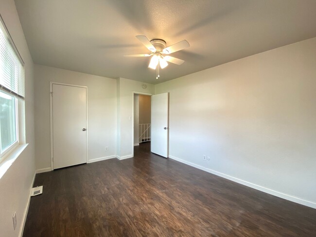 Building Photo - Charming Two Bedroom Condo