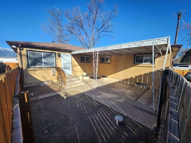 Building Photo - Cozy 3-Bed, 1-Bath Apartment on Filmore St...