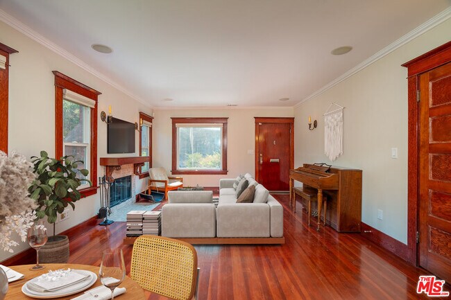 Building Photo - 4253 Fountain Ave