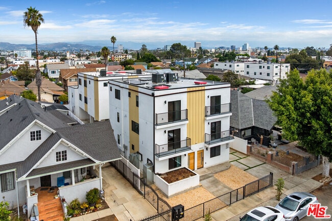 Building Photo - 3209 W 18th St