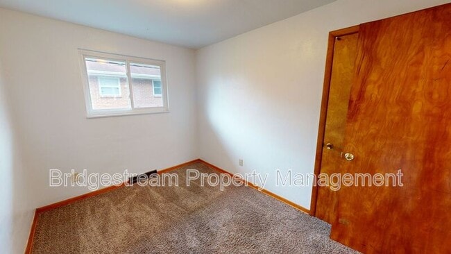 Building Photo - 1307 Heatherdale Ave