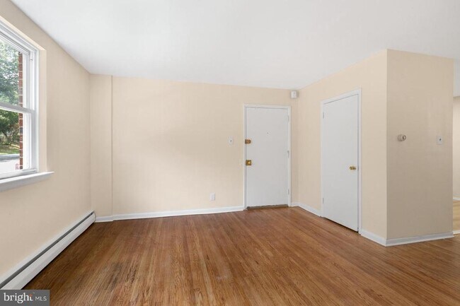 Building Photo - 5990 Henry Ave