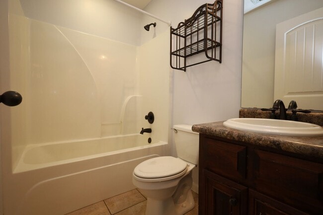 Building Photo - 124 Mill Pond Pl