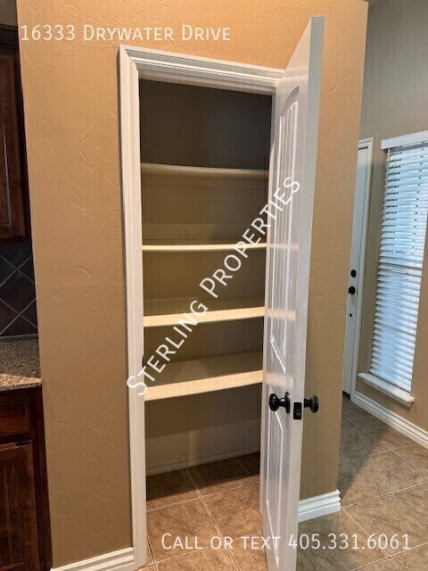 Building Photo - 16333 Drywater Dr