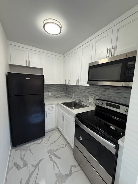 Primary Photo - 5962 NW 19th St