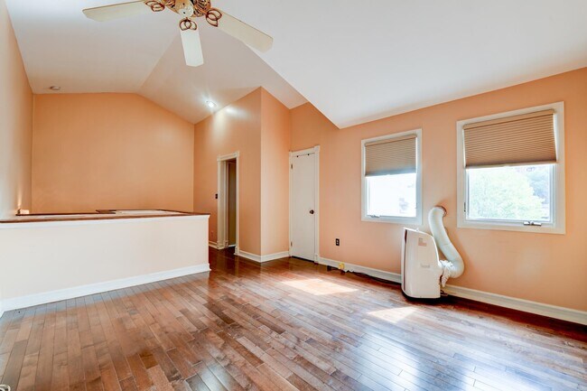 Building Photo - 816 Topsail Ln