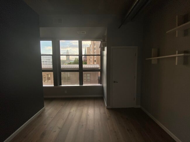 Building Photo - 1300 N St NW