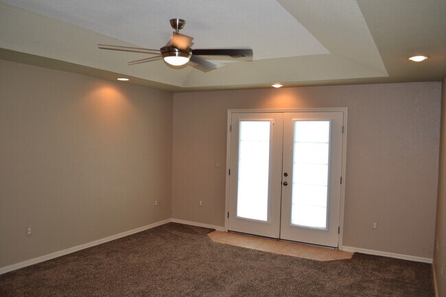 Building Photo - 26 Ocale Way S