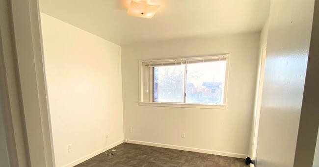 Building Photo - Spacious, remodeled 3 Bed, 2 Bath Home in ...