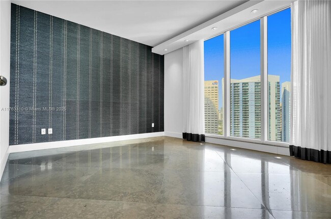 Building Photo - 901 Brickell Key Blvd