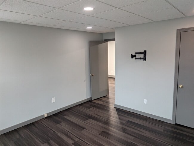 Building Photo - 36 Main St