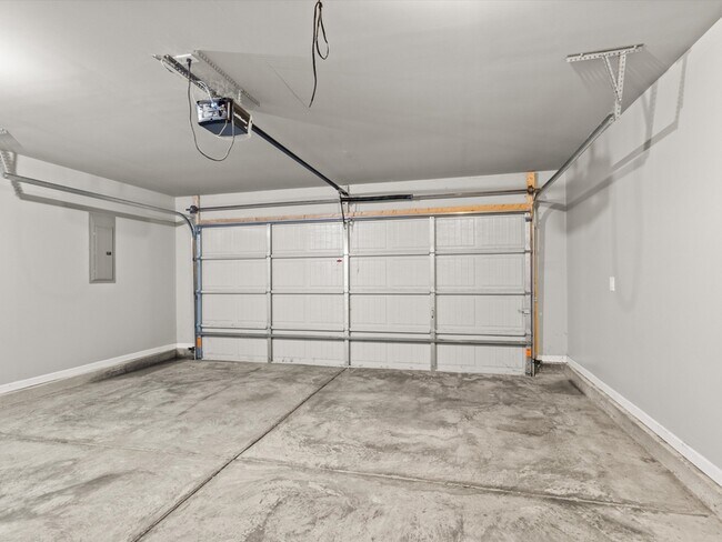 Building Photo - 148 Walkers Hill Rd