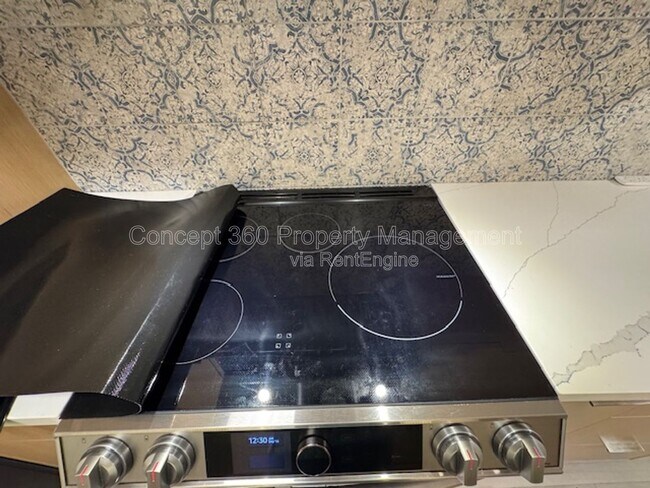 Building Photo - 1139 E Ocean Blvd