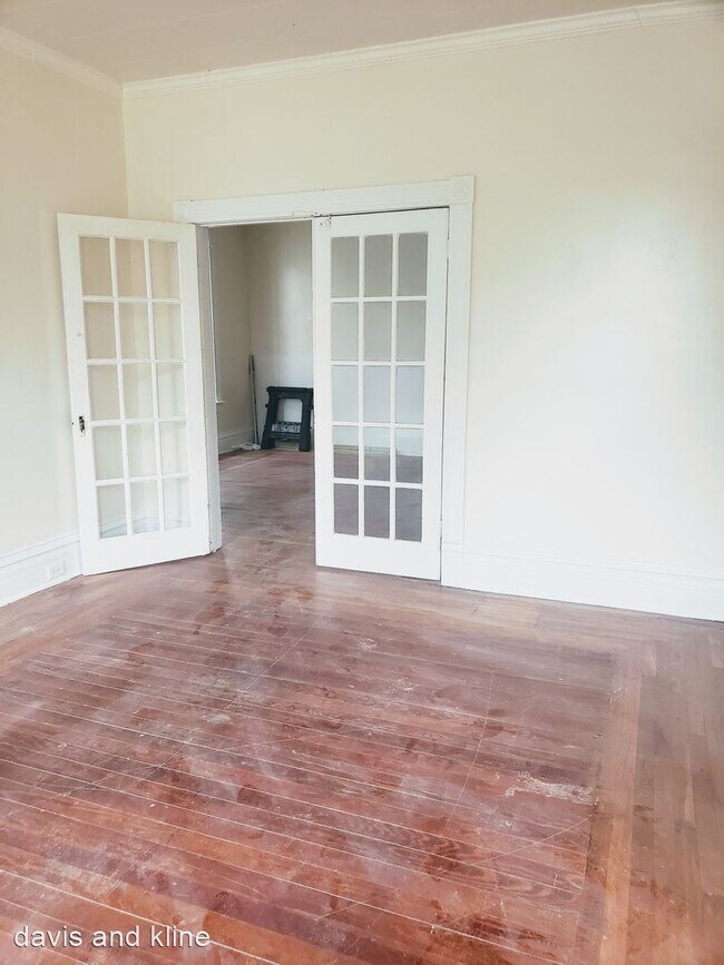 Building Photo - 3 br, 1 bath House - 1010 Vine Street