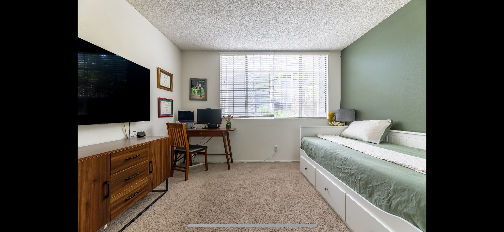 Building Photo - 25335 Pine Creek Ln