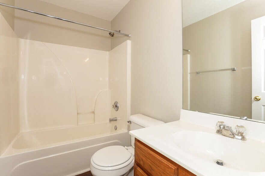 Building Photo - 9727 Hollystone Ln