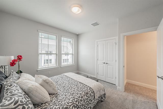Building Photo - 9713 Thorncrown Ln