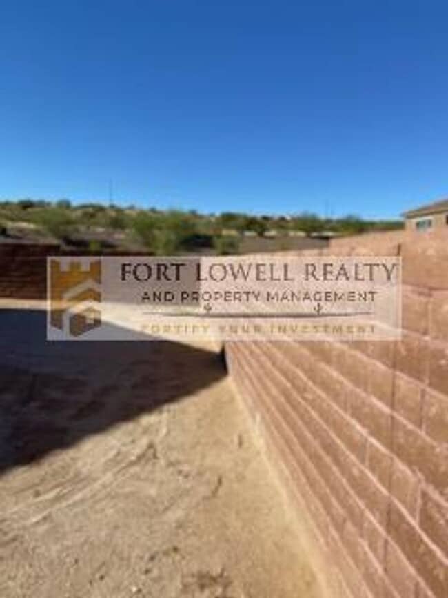 Building Photo - Luxury Living in Oro Valley $2800.