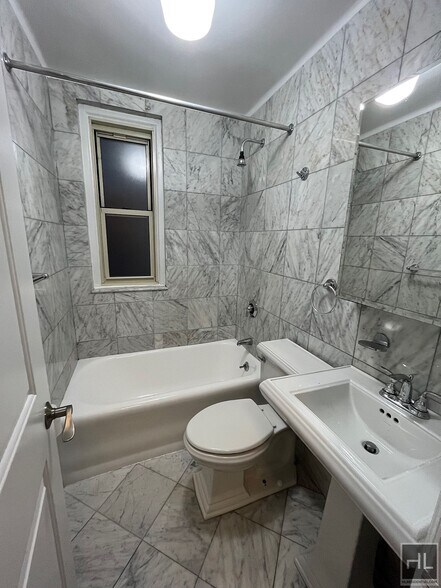 Building Photo - EAST 10 STREET