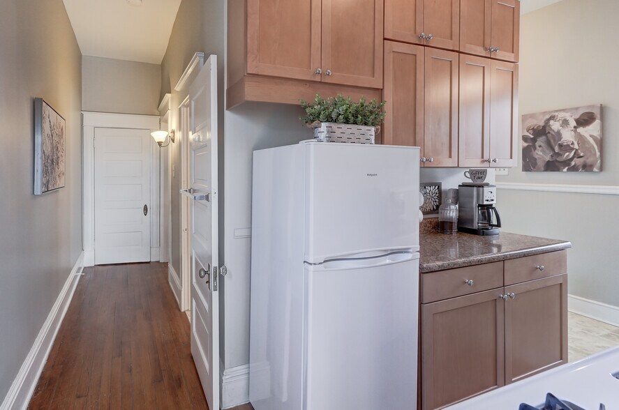 Galley Kitchen - 1913 Hanover Ave