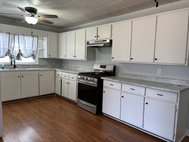 Building Photo - 3 BED, 1 BATH FARM HOUSE LOCATED IN STAR!