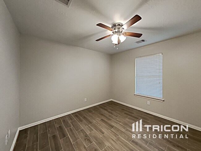 Building Photo - 10818 Harston Dr