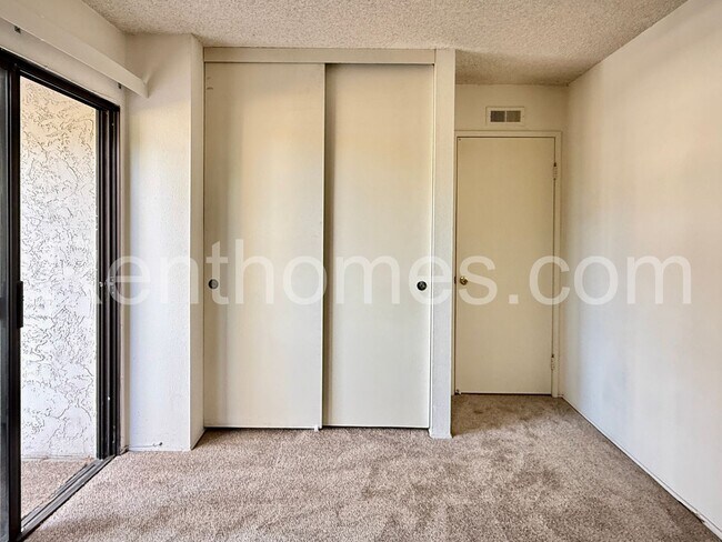 Building Photo - 3847 Camino Lindo