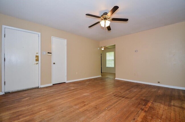 Building Photo - 5515 Flamingo Dr