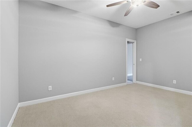 Building Photo - 4738 Ivy Ridge Dr SE