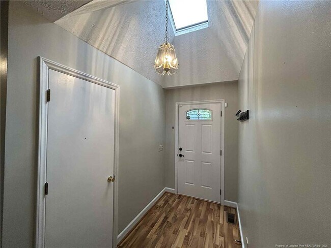 Building Photo - 8043 Canterbury Cir