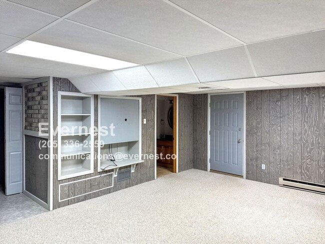 Building Photo - 2068 Robin Hood Dr