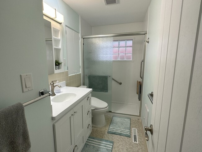 Building Photo - 430 N Elmwood Ave