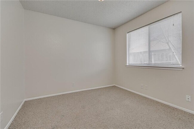 Building Photo - 8801 Piney Point Dr