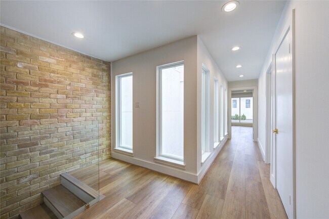 Building Photo - 7612 Olympia Dr